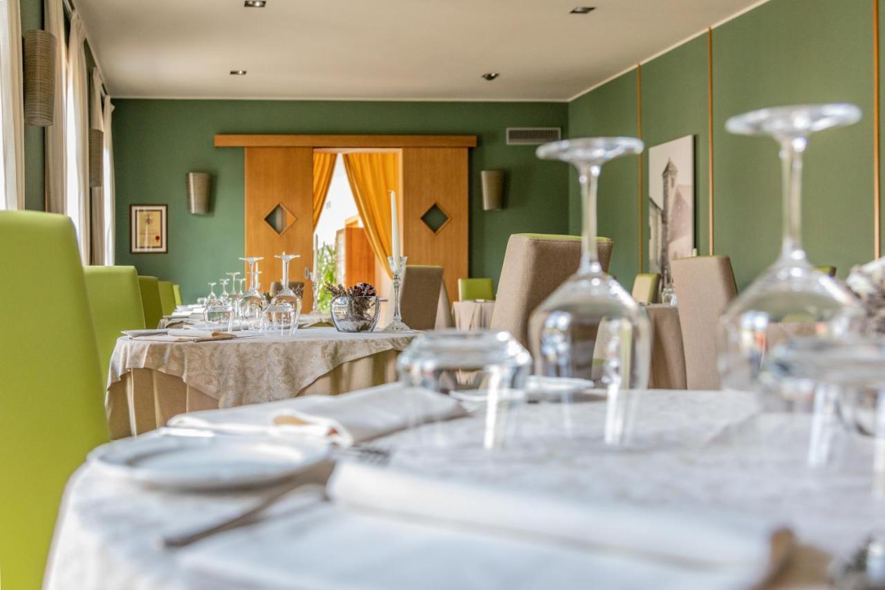 Hotel Cortese Armeno Exterior photo