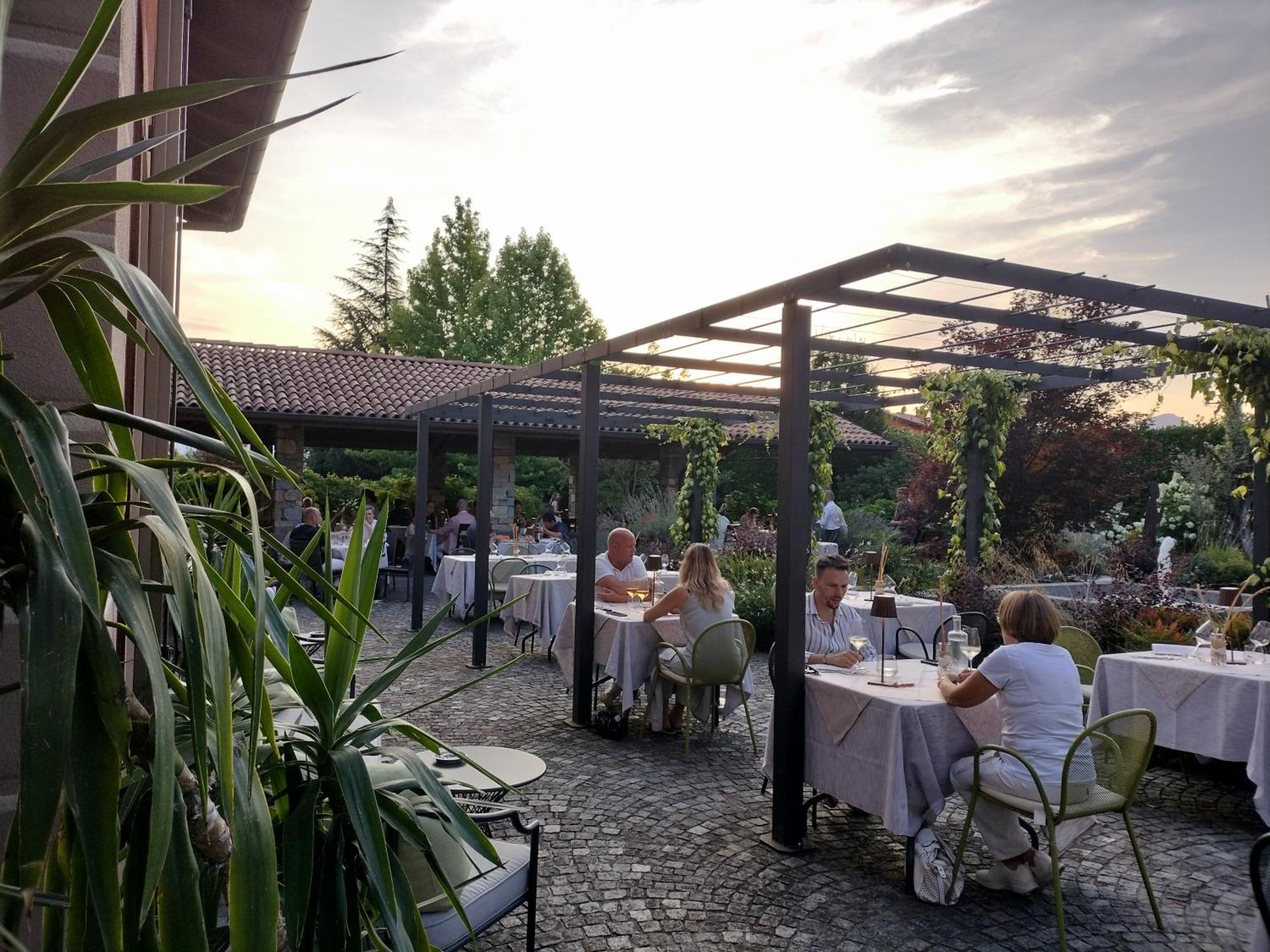 Hotel Cortese Armeno Exterior photo
